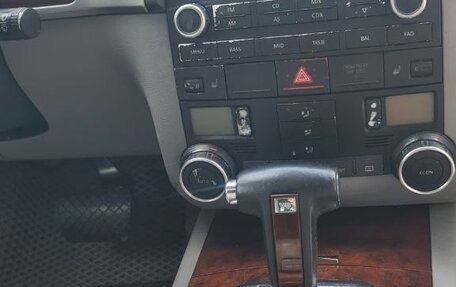 Volkswagen Touareg III, 2005 год, 500 000 рублей, 10 фотография