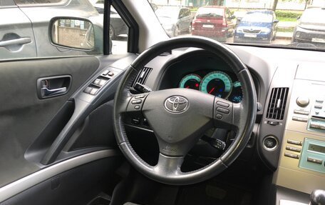 Toyota Corolla Verso I, 2006 год, 800 000 рублей, 21 фотография