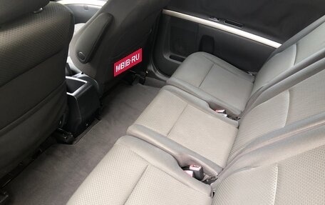 Toyota Corolla Verso I, 2006 год, 800 000 рублей, 27 фотография