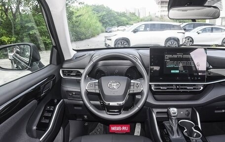 Toyota Highlander, 2026 год, 5 449 999 рублей, 6 фотография