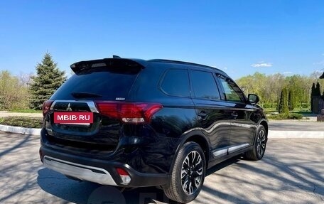 Mitsubishi Outlander III рестайлинг 3, 2021 год, 2 599 990 рублей, 9 фотография