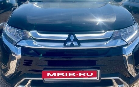 Mitsubishi Outlander III рестайлинг 3, 2021 год, 2 599 990 рублей, 8 фотография