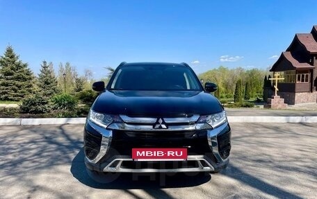 Mitsubishi Outlander III рестайлинг 3, 2021 год, 2 599 990 рублей, 6 фотография