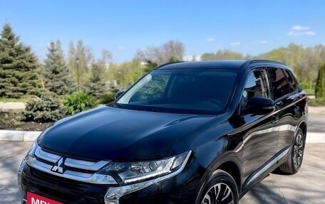 Mitsubishi Outlander III рестайлинг 3, 2021 год, 2 599 990 рублей, 5 фотография