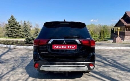 Mitsubishi Outlander III рестайлинг 3, 2021 год, 2 599 990 рублей, 13 фотография