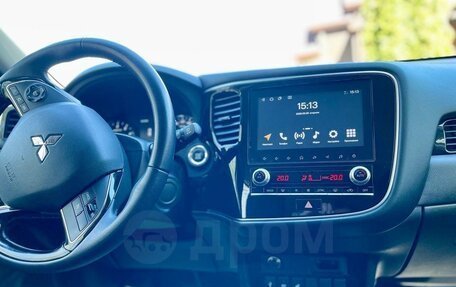 Mitsubishi Outlander III рестайлинг 3, 2021 год, 2 599 990 рублей, 31 фотография