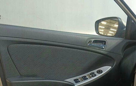 Hyundai Solaris II рестайлинг, 2011 год, 520 000 рублей, 7 фотография