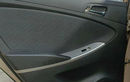 Hyundai Solaris II рестайлинг, 2011 год, 520 000 рублей, 16 фотография