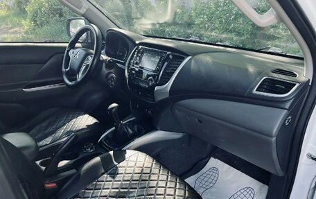 Mitsubishi L200 IV рестайлинг, 2017 год, 1 550 000 рублей, 14 фотография