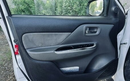 Mitsubishi L200 IV рестайлинг, 2017 год, 1 550 000 рублей, 13 фотография