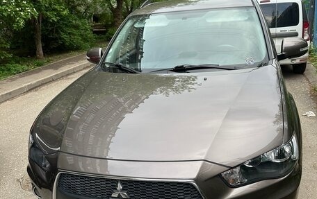 Mitsubishi Outlander III рестайлинг 3, 2011 год, 1 500 000 рублей, 3 фотография