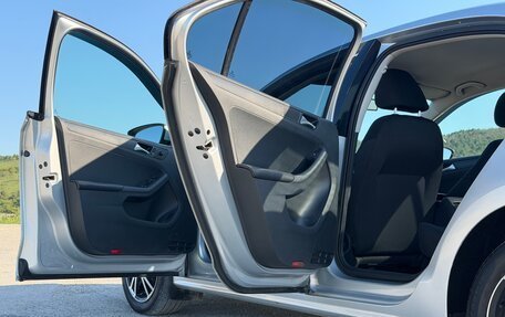 Volkswagen Jetta VI, 2013 год, 920 000 рублей, 11 фотография