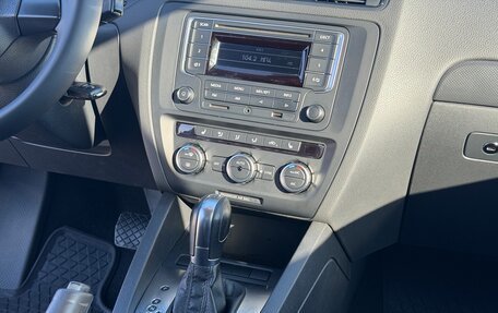 Volkswagen Jetta VI, 2013 год, 920 000 рублей, 25 фотография