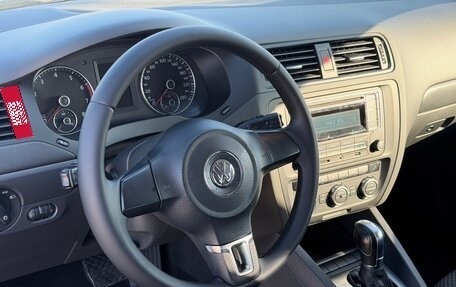 Volkswagen Jetta VI, 2013 год, 920 000 рублей, 21 фотография
