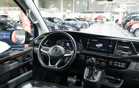 Volkswagen Multivan T6 рестайлинг, 2020 год, 6 499 000 рублей, 20 фотография