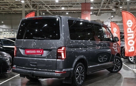 Volkswagen Multivan T6 рестайлинг, 2020 год, 6 499 000 рублей, 8 фотография