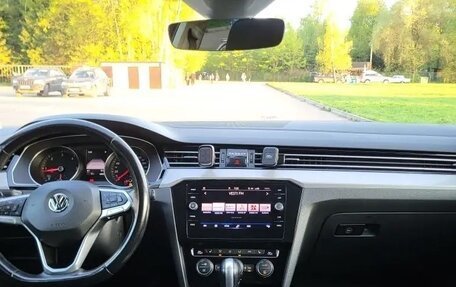 Volkswagen Passat B8 рестайлинг, 2019 год, 2 130 000 рублей, 19 фотография