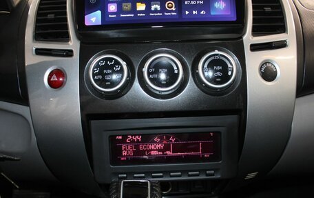 Mitsubishi Pajero Sport II рестайлинг, 2011 год, 1 887 000 рублей, 11 фотография