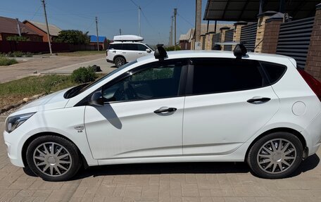 Hyundai Solaris II рестайлинг, 2015 год, 1 300 000 рублей, 3 фотография