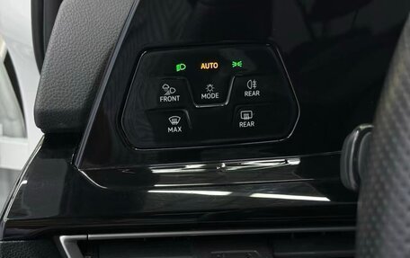 Volkswagen Golf VIII, 2021 год, 2 050 000 рублей, 13 фотография