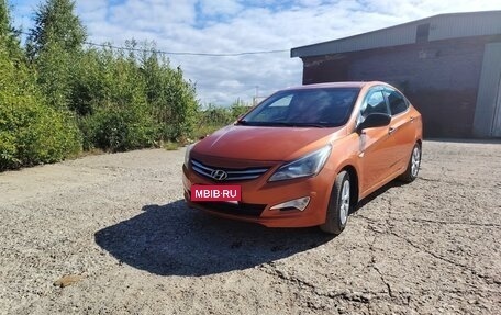 Hyundai Solaris II рестайлинг, 2015 год, 750 000 рублей, 1 фотография