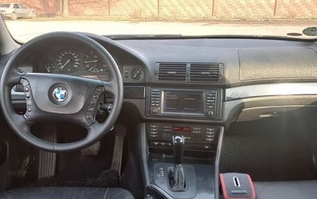 BMW 5 серия, 2003 год, 600 000 рублей, 1 фотография
