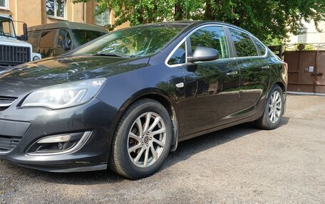 Opel Astra J, 2013 год, 690 000 рублей, 1 фотография
