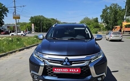 Mitsubishi Pajero Sport III рестайлинг, 2018 год, 3 300 000 рублей, 1 фотография