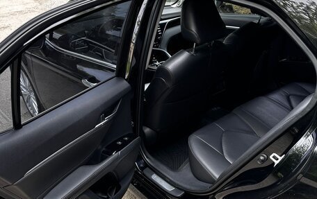 Toyota Camry, 2020 год, 2 590 000 рублей, 10 фотография