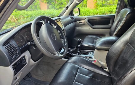 Toyota Land Cruiser 100 рестайлинг 2, 2005 год, 2 650 000 рублей, 8 фотография