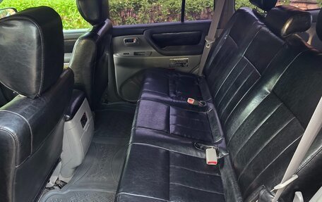 Toyota Land Cruiser 100 рестайлинг 2, 2005 год, 2 650 000 рублей, 11 фотография