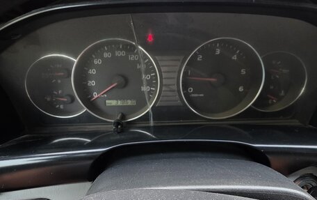 Toyota Land Cruiser 100 рестайлинг 2, 2005 год, 2 650 000 рублей, 16 фотография