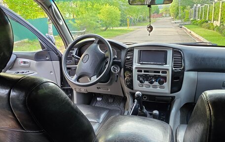 Toyota Land Cruiser 100 рестайлинг 2, 2005 год, 2 650 000 рублей, 10 фотография