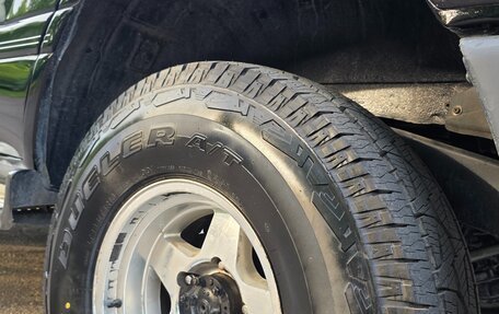 Toyota Land Cruiser 100 рестайлинг 2, 2005 год, 2 650 000 рублей, 17 фотография