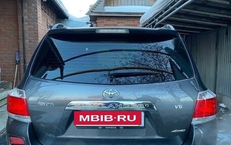 Toyota Highlander III, 2013 год, 2 250 000 рублей, 2 фотография