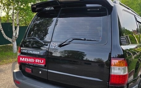 Toyota Land Cruiser 100 рестайлинг 2, 2005 год, 2 650 000 рублей, 6 фотография