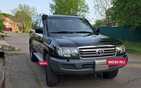 Toyota Land Cruiser 100 рестайлинг 2, 2005 год, 2 650 000 рублей, 3 фотография