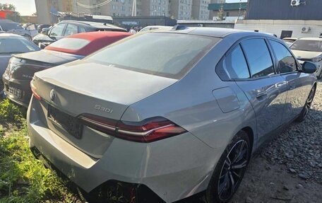 BMW 5 серия, 2024 год, 6 390 000 рублей, 2 фотография