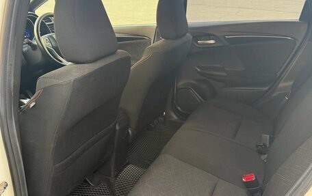 Honda Fit III, 2013 год, 900 000 рублей, 11 фотография