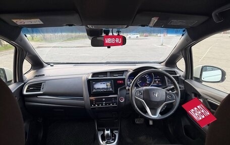 Honda Fit III, 2013 год, 900 000 рублей, 9 фотография