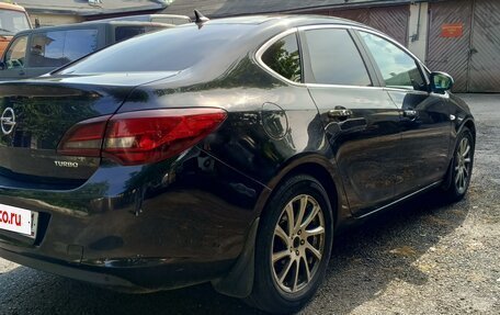 Opel Astra J, 2013 год, 690 000 рублей, 3 фотография