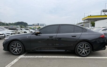 BMW 5 серия, 2025 год, 2 фотография