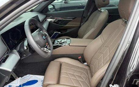 BMW 5 серия, 2025 год, 12 фотография