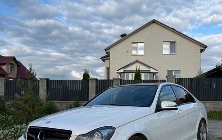 Mercedes-Benz C-Класс, 2013 год, 1 300 000 рублей, 1 фотография