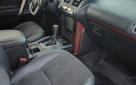 Toyota Land Cruiser Prado 150 рестайлинг 2, 2014 год, 3 390 000 рублей, 7 фотография