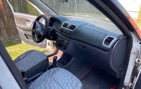 Skoda Fabia II, 2009 год, 310 000 рублей, 11 фотография