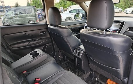 Mitsubishi Outlander III рестайлинг 3, 2022 год, 2 850 000 рублей, 19 фотография