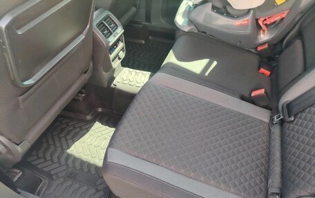 Volkswagen Tiguan II, 2017 год, 2 215 000 рублей, 19 фотография
