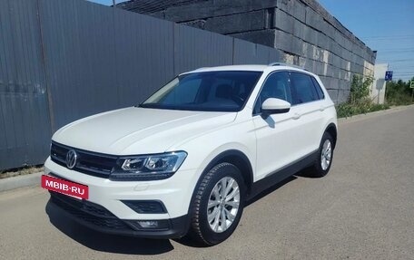 Volkswagen Tiguan II, 2017 год, 2 215 000 рублей, 2 фотография