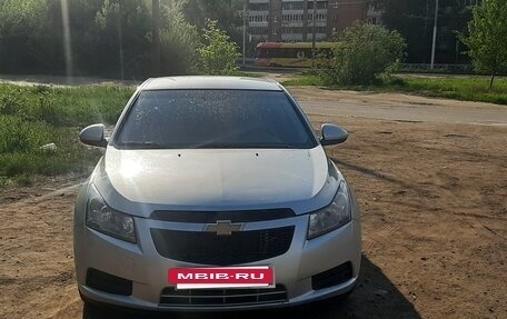 Chevrolet Cruze II, 2010 год, 620 000 рублей, 2 фотография